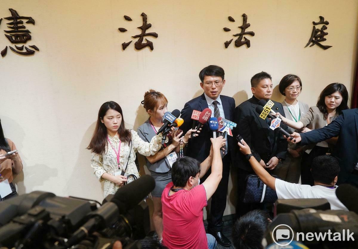 憲法法庭開審國會改革法 大法官點名黃國昌交鋒