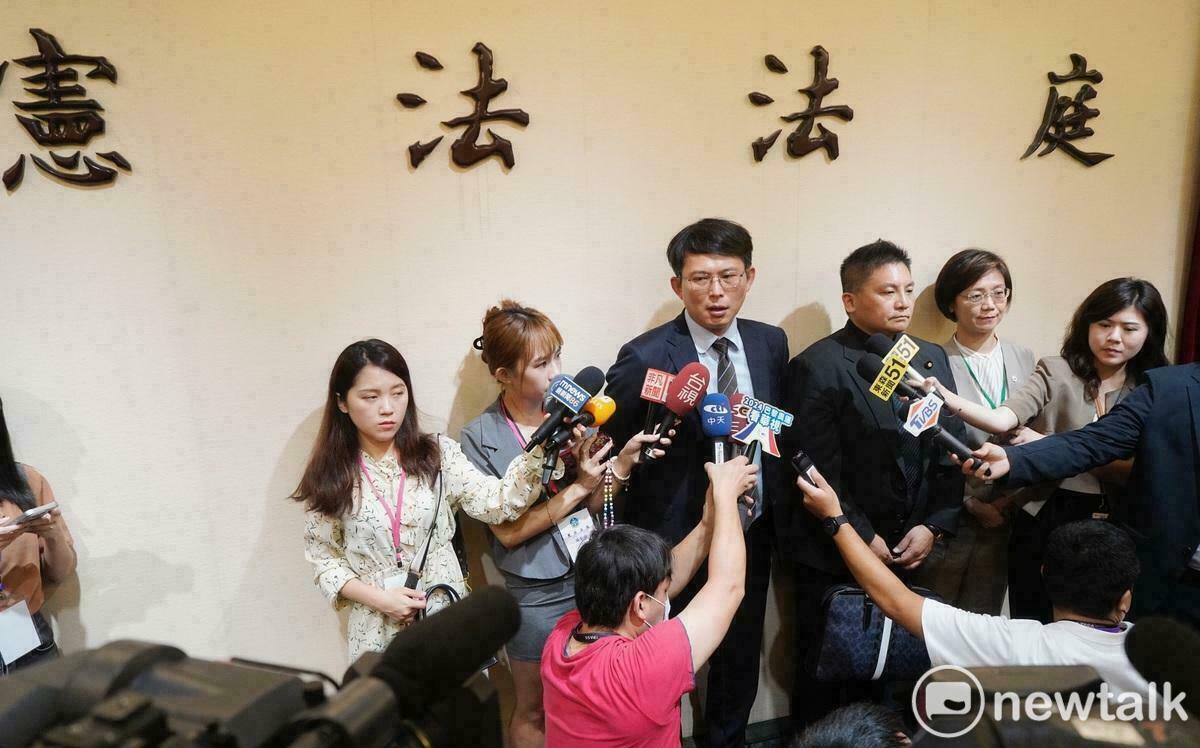 憲法法庭開審國會改革法 大法官點名黃國昌交鋒