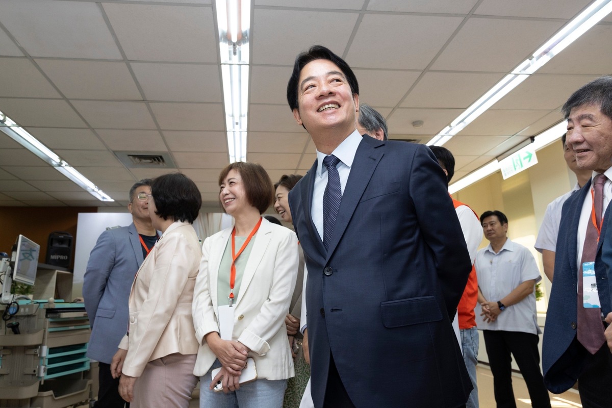 總統賴清德日前前往台中視察榮總智慧醫療。 圖：總統府提供