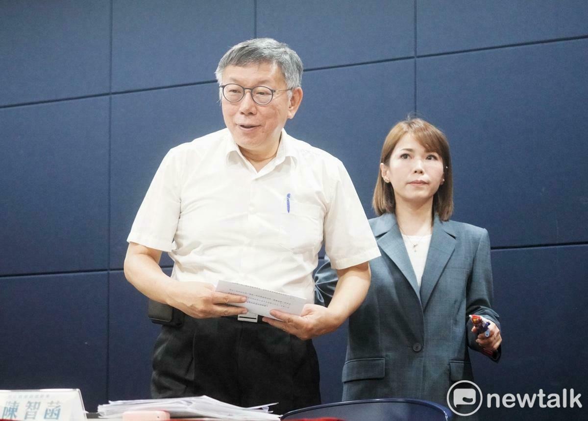 民眾黨跟柯文哲意圖將政治獻金假帳責任甩鍋給端木正，黃創夏就酸若要找小弟背鍋就要先付「安家費」。 圖：張良ㄧ/攝（資料照）