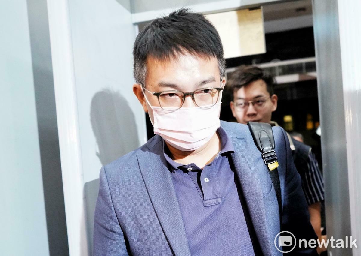 會計事務所員工陳韋瑄被送往北檢複訊。 圖：張良一/攝