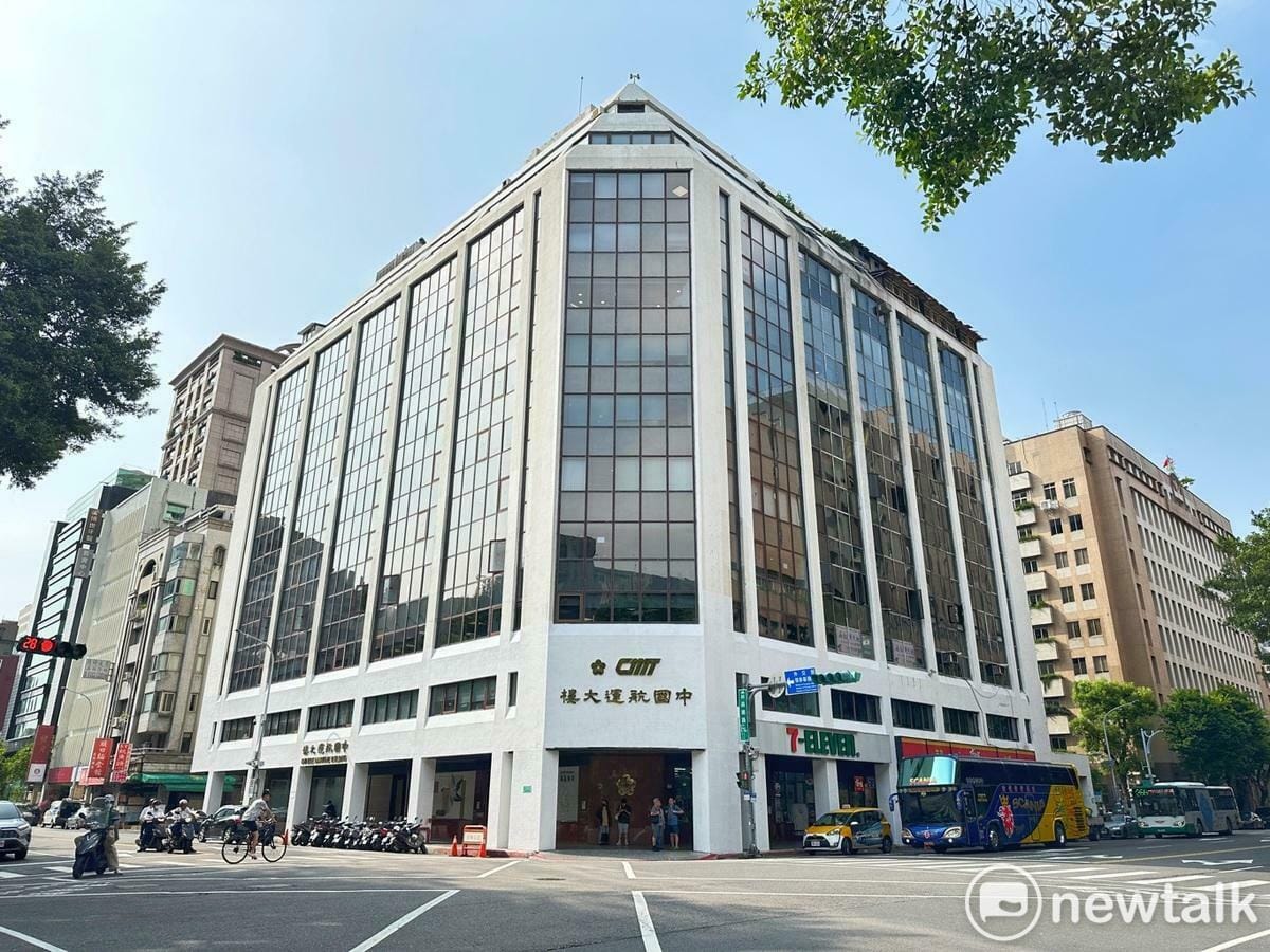 民眾黨創黨主席柯文哲先前用選舉補助款購買北市濟南路與林森南路口的濟南大樓大樓三樓的商辦。 圖：張良一 / 攝（資料照）