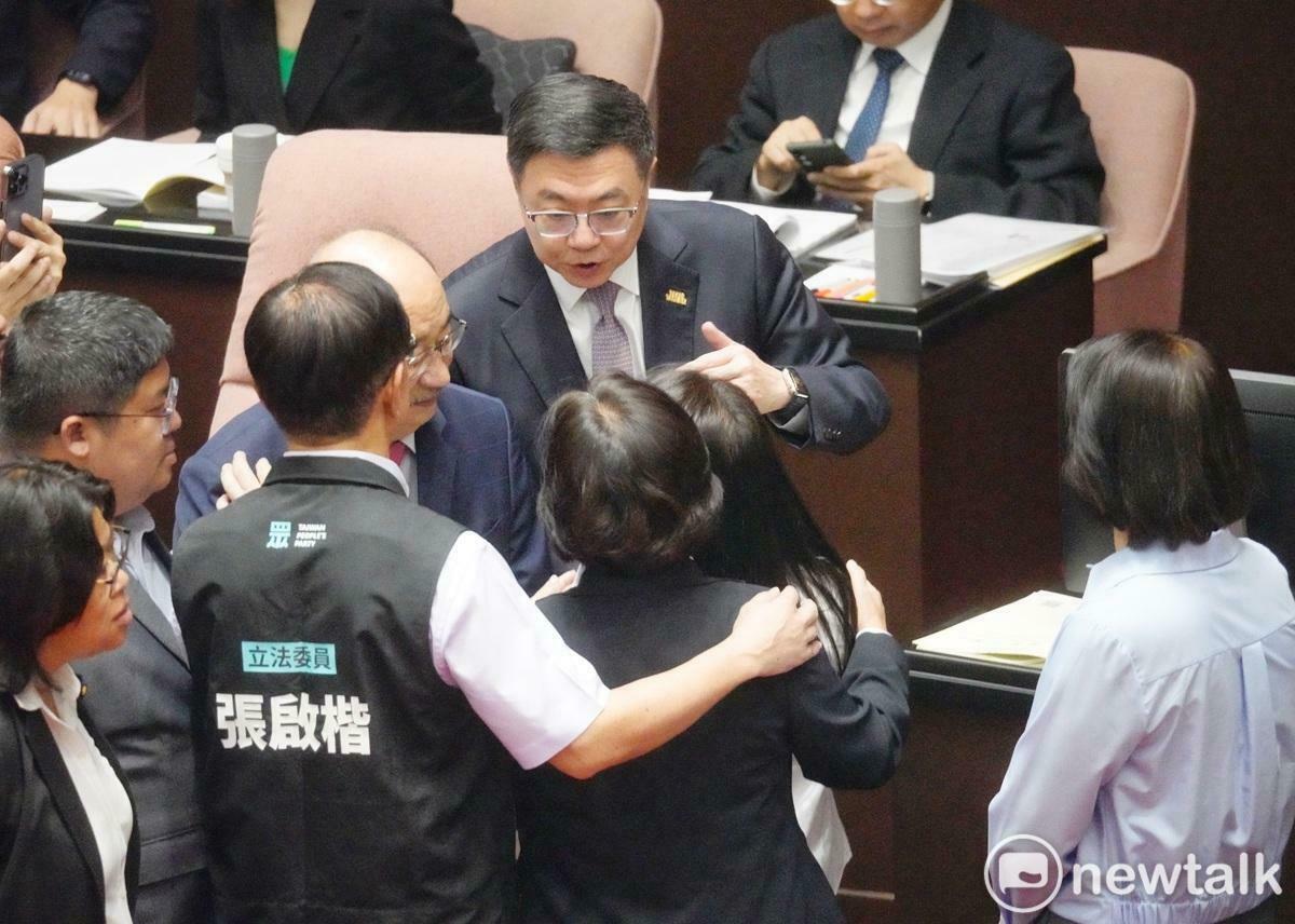 國民黨立委張嘉郡等立委，向行政院長卓榮泰要求提高公糧收購價格。（圖為資料照） 圖：張良一 ／攝