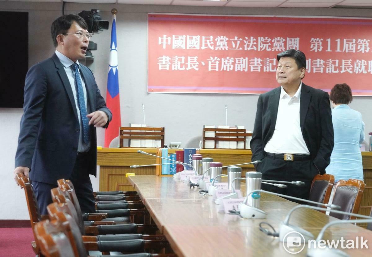 民眾黨團總召黃國昌和國民黨團總召傅崐萁。 圖：張良一/攝