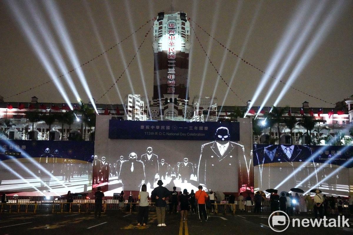 2024國慶總統府建築光雕展演「當我們同在一起」在總統府演出，以光影橫跨台灣半世紀的台灣漫畫和動漫史。 圖：張良一/攝