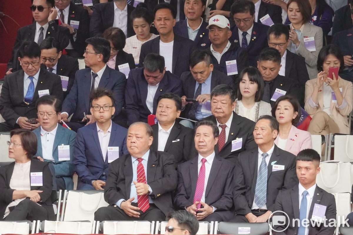 國民黨立院黨團總召傅崐萁率多位國民黨立委出席113年國慶慶祝大會。 圖：張良ㄧ/攝