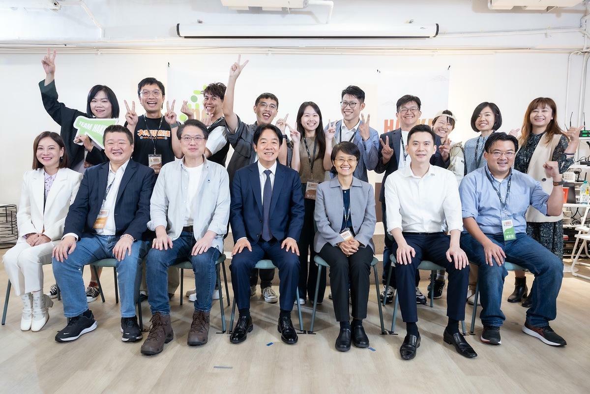民進黨客家事務部18日舉辦「總統與客青有約」活動，兼任黨主席的總統賴清德、秘書長林右昌等人出席。 圖：民進黨提供