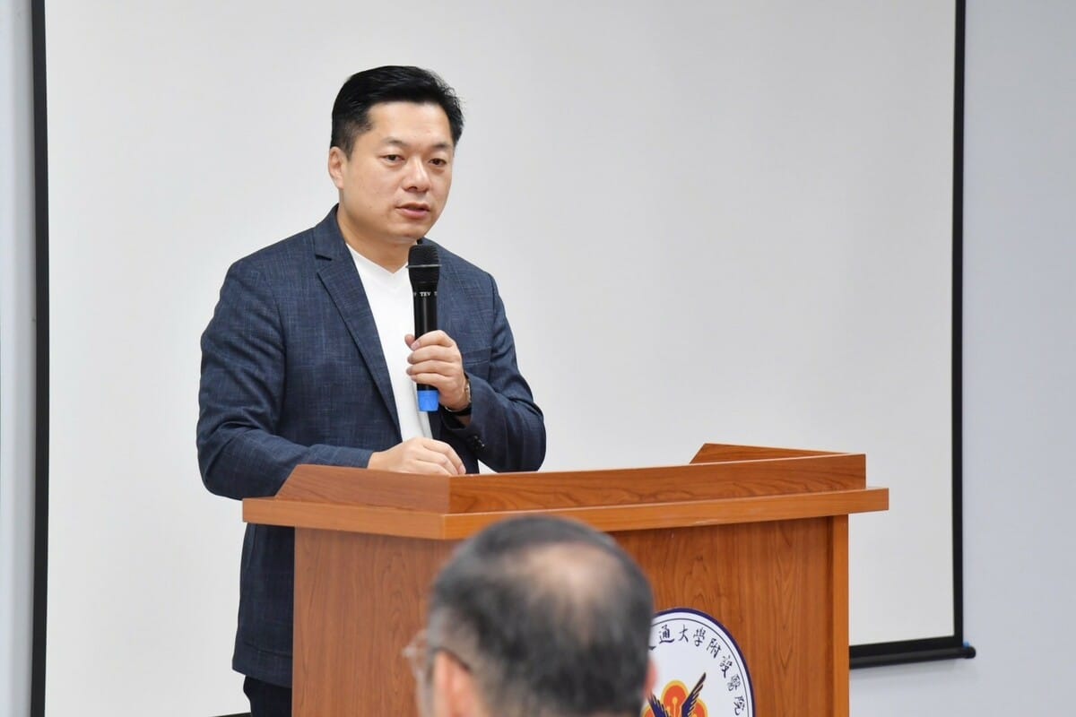 罷免陳俊宇（圖）公民團體「滿城封宇」23日宣布，由於距離法定門檻尚缺8,000份的差距，因此決定不將連署表格送件，並將所有已收集的連署表格採「水銷」處理，確保個資安全。 圖：行政院提供（資料照）