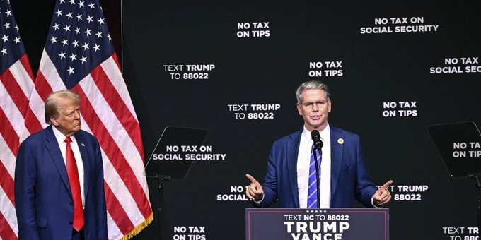 美國財政部長貝森特（右）。 圖: 擷自 X 帳號@IngrahamAngle