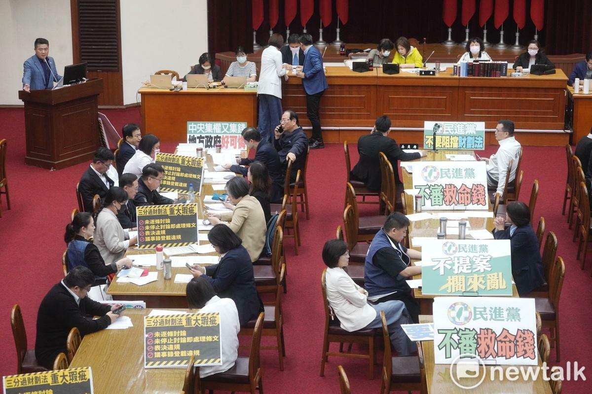 立法院財政委員會為財劃法修正案多次會議爭吵後，藍綠今終於達成共識，讓爭議暫歇。 圖：張良一/攝（資料照）