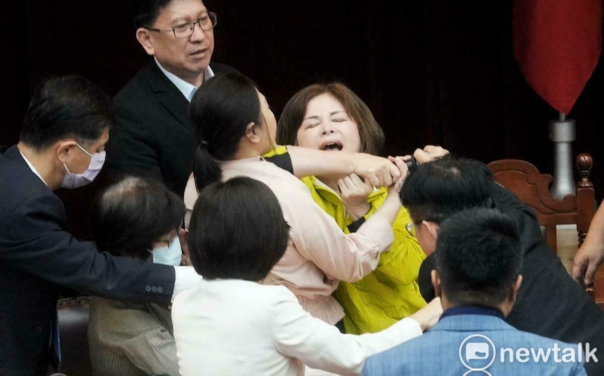 控蔡易餘毆打助理 國民黨團：行徑猶如地痞流氓