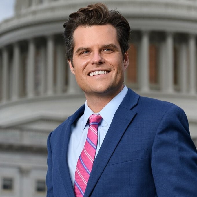 前共和黨議員蓋茲 (Matt Gaetz II ) 因涉及性販運，已主動退出候任司法部長提名。 圖：擷自X帳號@akafacehots
