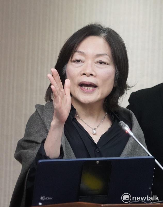 何佩珊允諾將針對吳姓公務員輕生一案重啟調查。 圖：張良一/攝