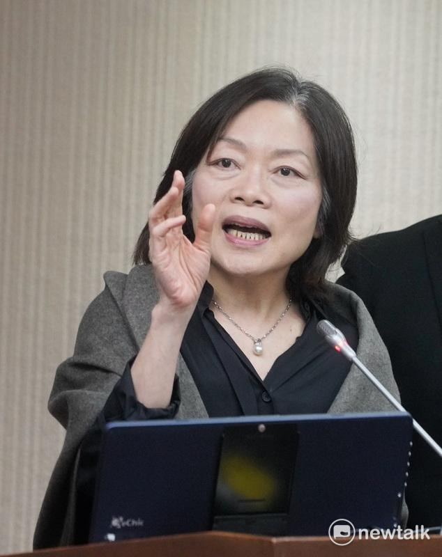 勞動部長何佩珊在立院社福及衛環委員會備詢。 圖：張良一/攝