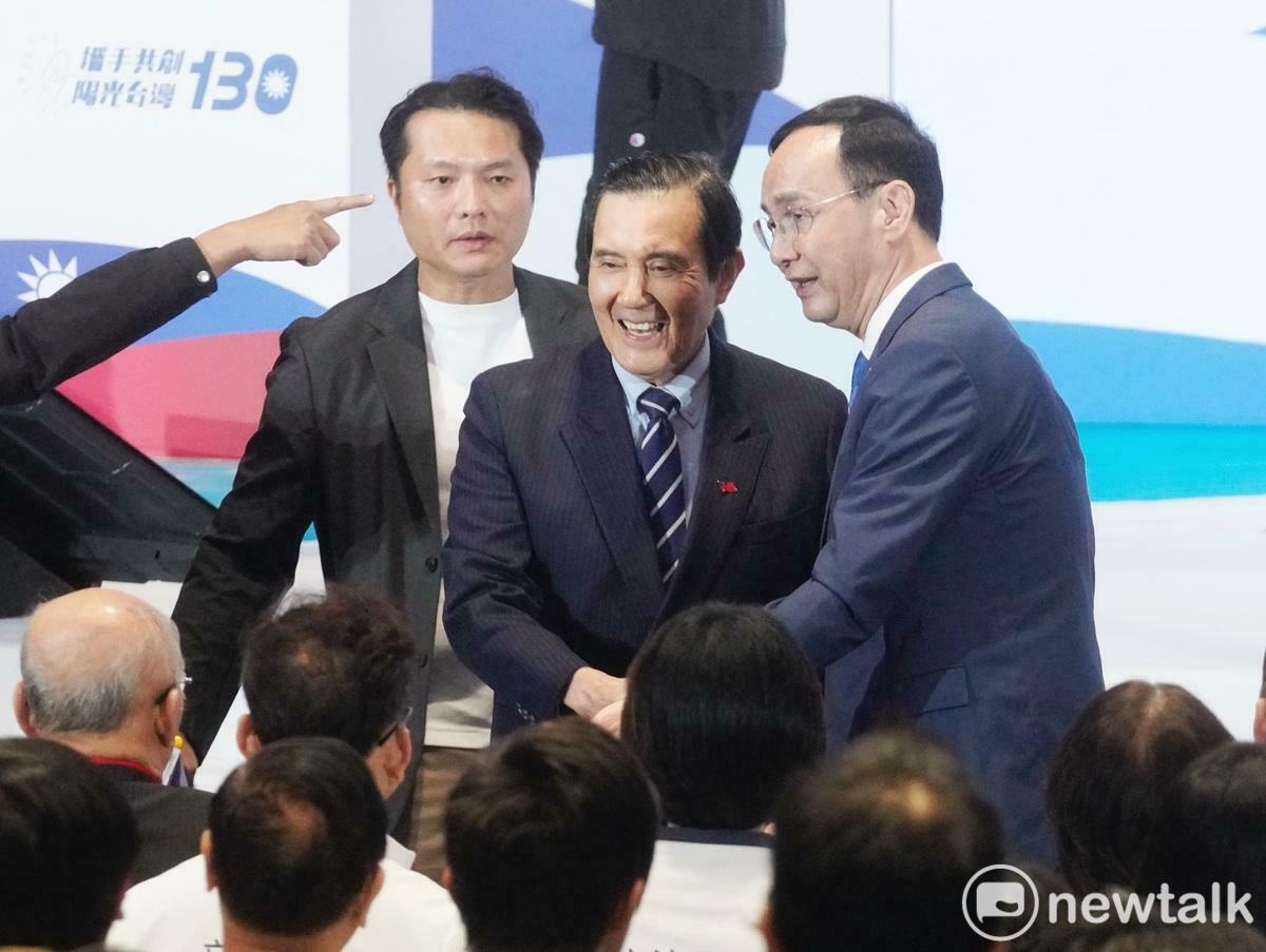 前總統馬英九出席並在國民黨130週年黨慶致詞。右為國民黨主席朱立倫。 圖：張良一/攝