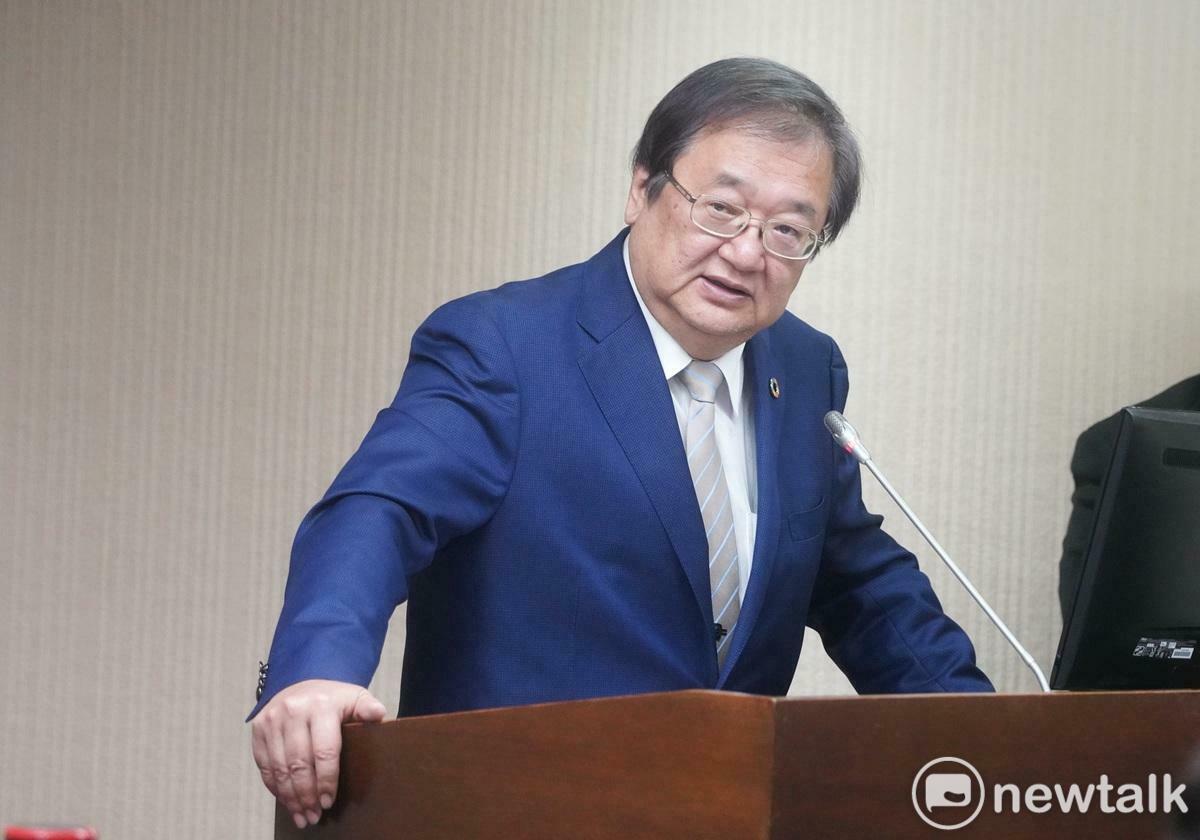 立法院社福及衛環委員會上午審查「人工生殖法部分條文修正草案」，衛福部長邱泰源備詢。 圖：張良一 / 攝