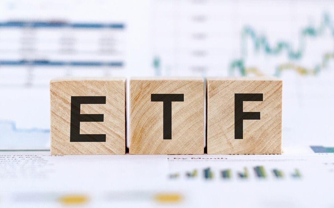 美通膨降溫、公債殖利率下滑 高票息債券ETF前十強比一比