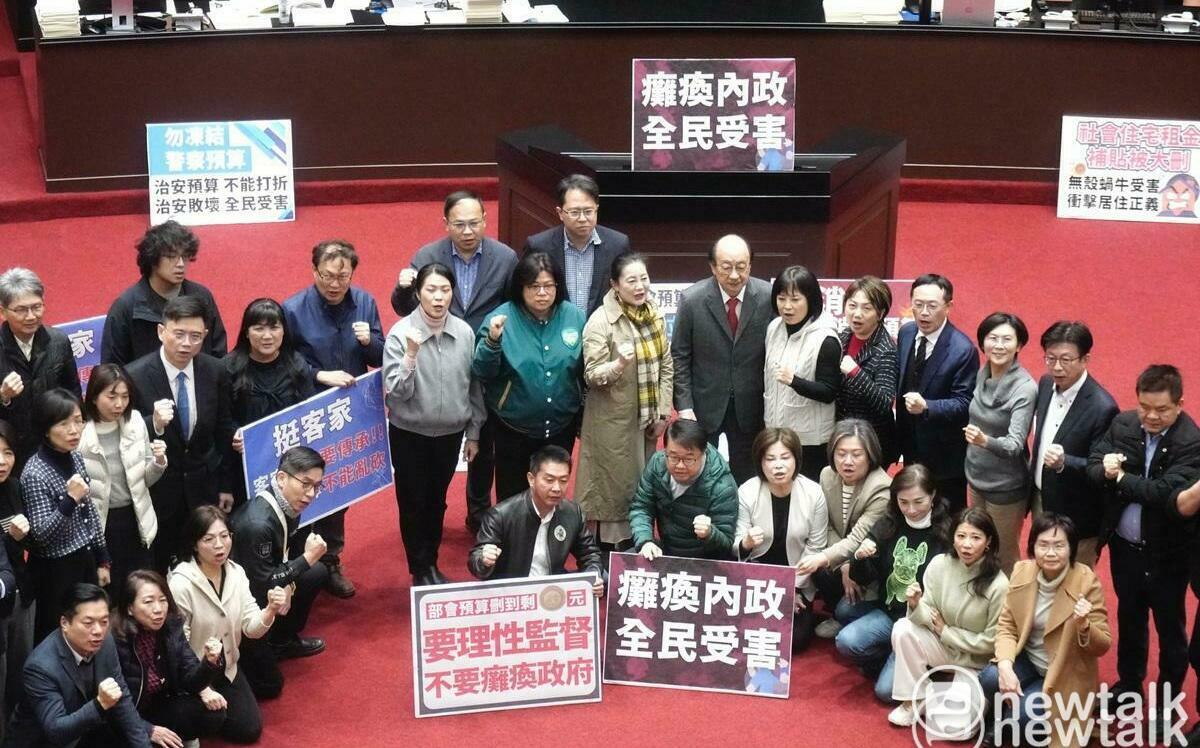 獨厚黑熊學院的都被挖出？藍白聯手砍民防2千萬元