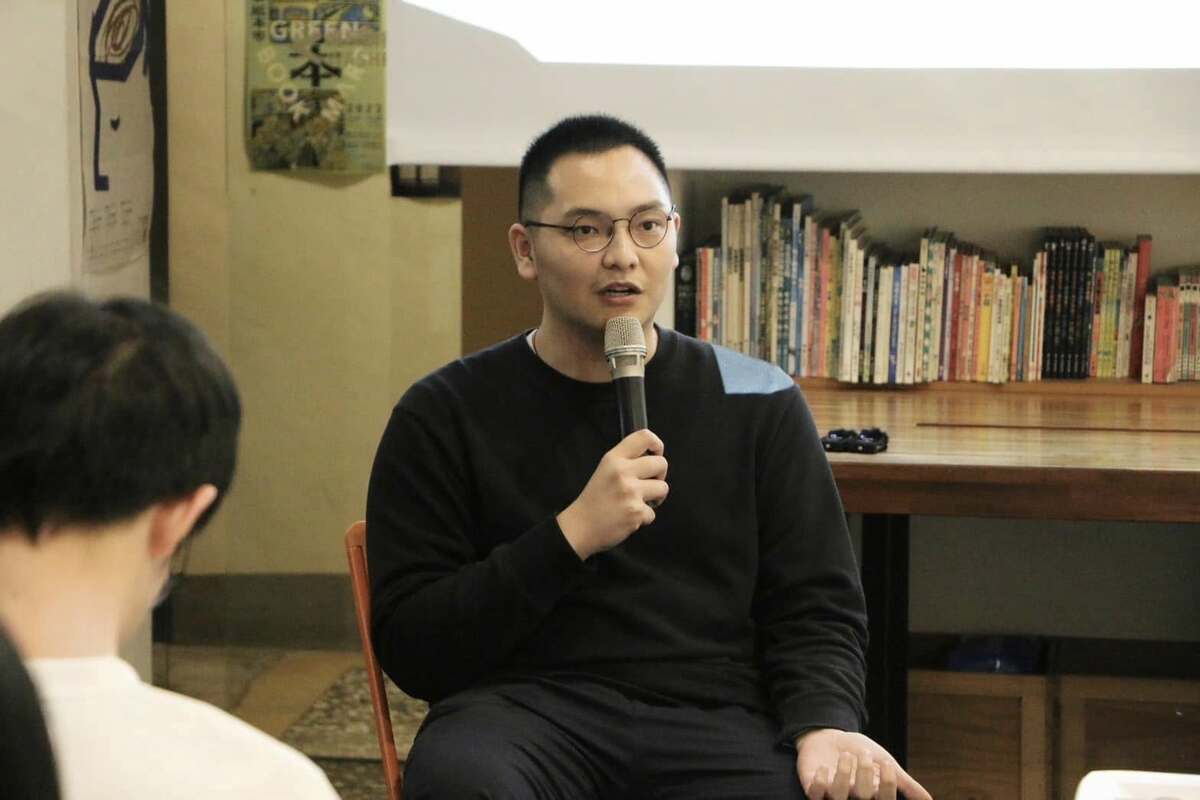 藍營青年行納粹禮惹議，民進黨青年部喊話要朱立倫、藍委別躲出來面對。（圖為民進黨青年部主任黃聖文） 圖：翻攝自民進黨青年部臉書