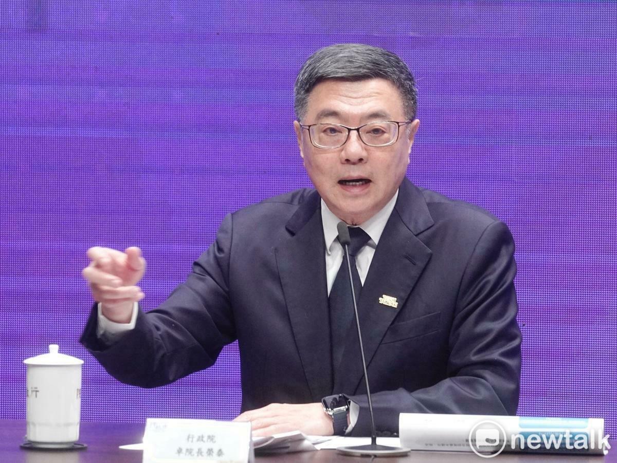 行政院長卓榮泰今（23）日在行政院記者會中，指控國、眾兩黨刪減中央政府總預算案，造成各部會施政困難，也影響到民眾權益。 圖：張良一/攝