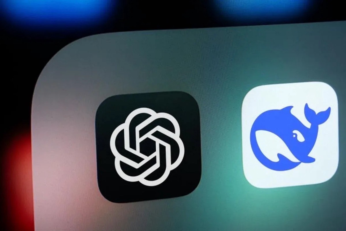 DeepSeek 出現，除加速 AI 加速普及外，對消費應用端、邊緣運算也有利，未來有更多類似的模型問世，並在應用端加速發展，將刺激終端 AI 設備（手機、PC）需求提升，形成邊緣 AI 潛在換機潮出現。 示意圖