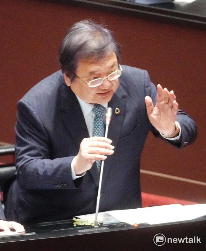 衛福部長邱泰源在立院院會備詢。 圖：張良一/攝（資料照）