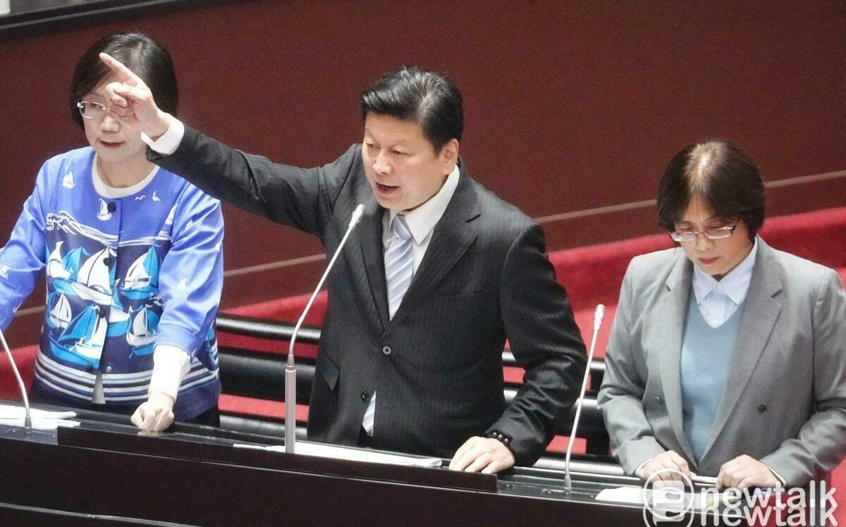傅崐萁連兩天聯合質詢找她們「罰站」 林宜瑾批：親中又父權 被罷剛好而已