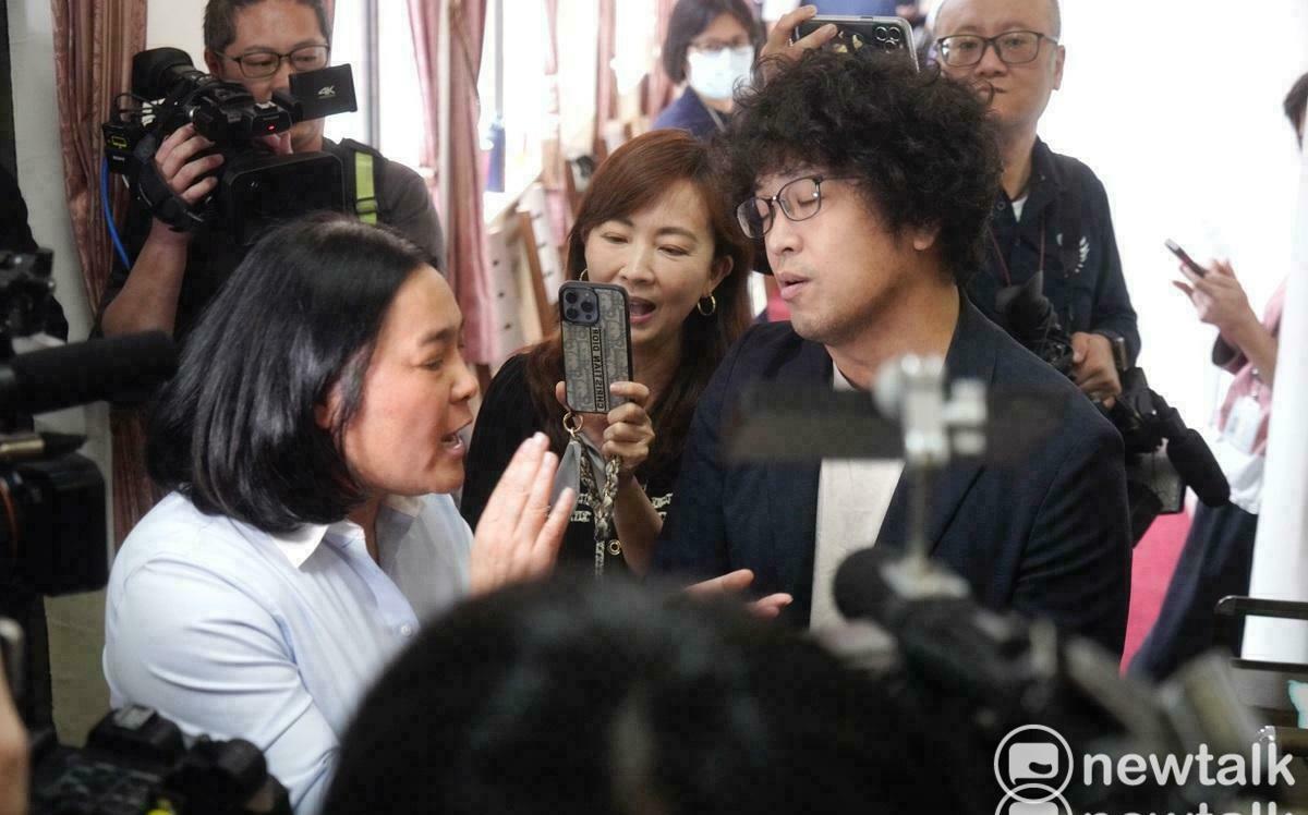 沈伯洋議場槓上傅崐萁 藍綠女立委忙開手機互相蒐證