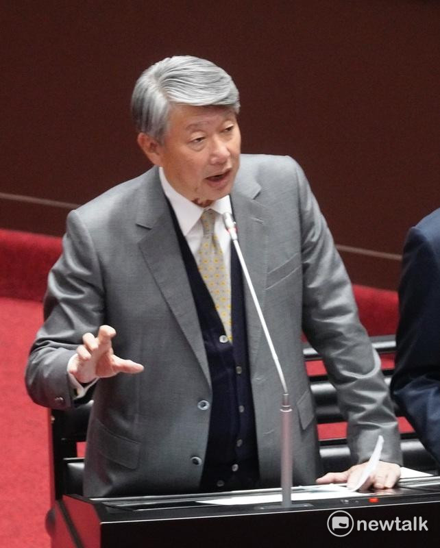 經濟部長郭智輝在立院院會備詢。 圖：張良一/攝