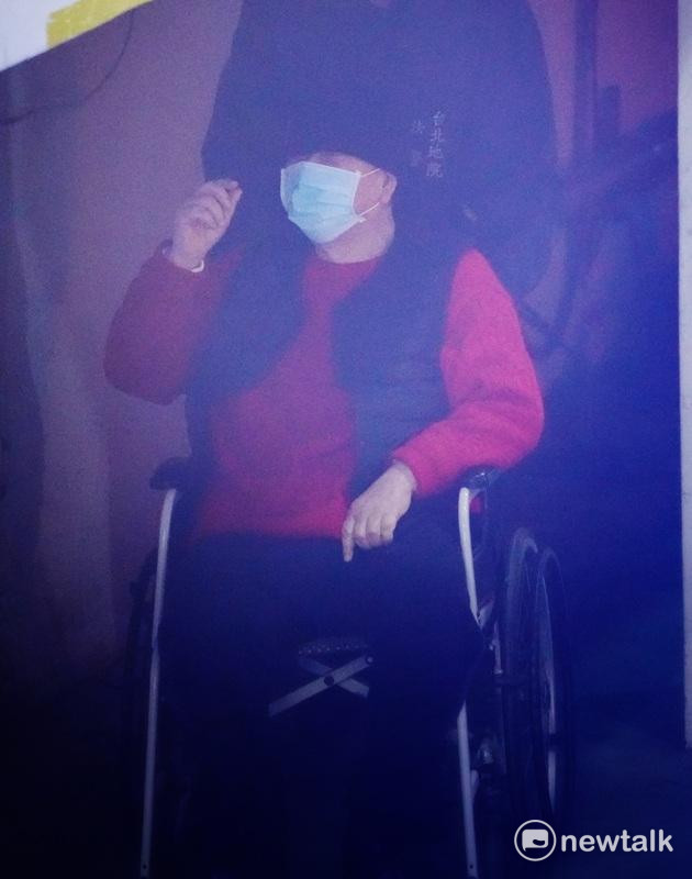 前威京集團主席沈慶京今（20日）被送往台北地方法院出庭。 圖：張良一 / 攝