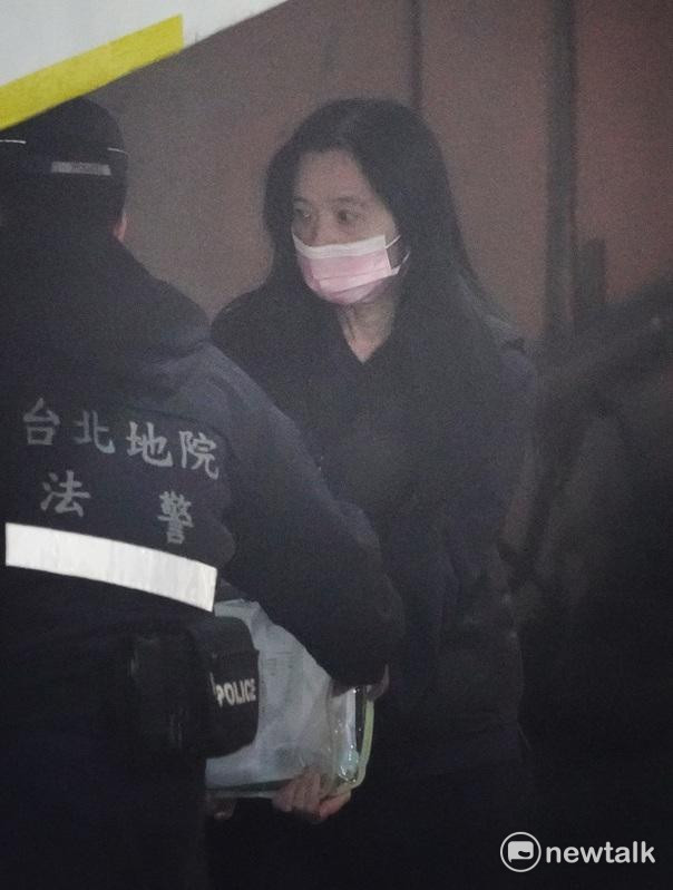涉嫌柯文哲案的台北市議員應曉薇被送往台北地方法院出庭。 圖：張良一 / 攝（資料照）