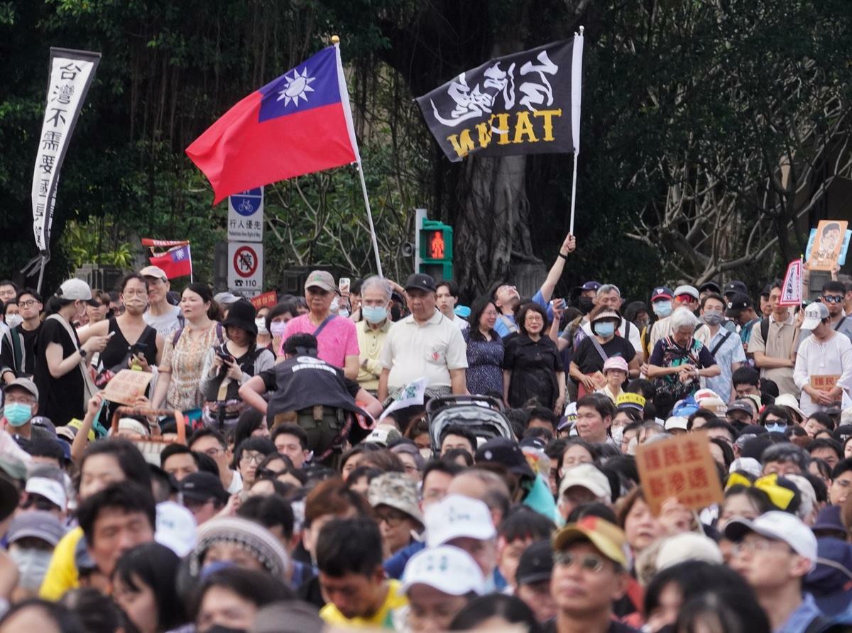 罷免團體今（19）日下午二時將在中山凱達格蘭大道進行罷免宣講。 圖：張良一／攝