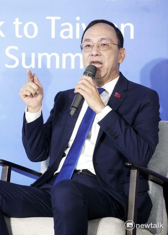 國民黨主席朱立倫在「把民主還給台灣 在野領袖峰會」致詞。 圖：張良一／攝（資料照）