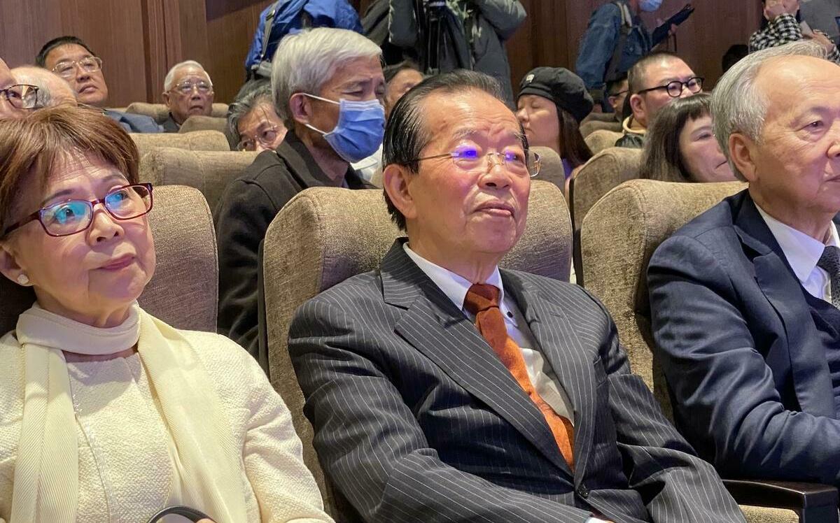 曾質疑柯文哲收賄證據薄弱 謝長廷：法官認定1500萬部分無罪