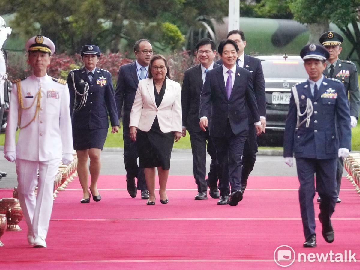 總統賴清德上午在總統府前以軍禮歡迎馬紹爾群島共和國總統海妮伉儷。 圖：張良一/攝