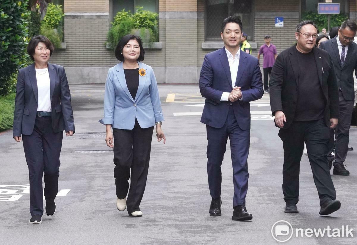 針對行政院統刪一般性補助款 ，台北市長蔣萬安、雲林縣長張麗善、台東縣長饒慶鈴和台中市副市長鄭照新等地方政府首長聯合到行政院提起訴願。 圖：張良一/攝