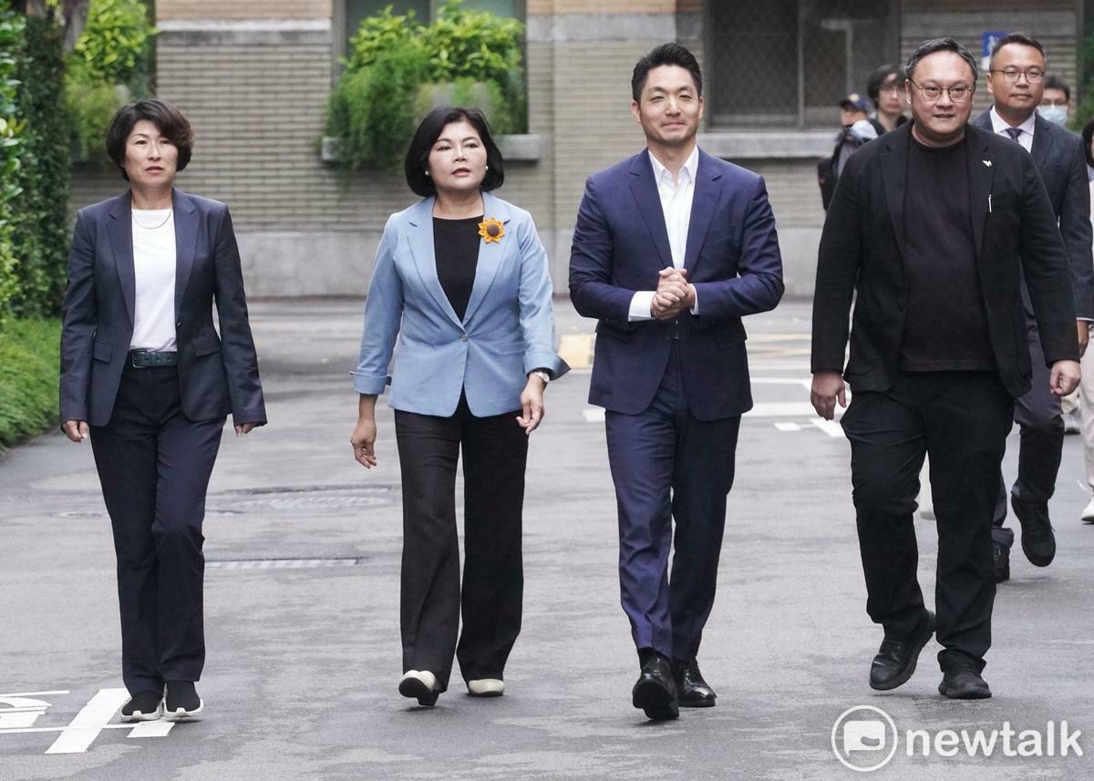 針對行政院統刪一般性補助款 ，台北市長蔣萬安、雲林縣長張麗善、台東縣長饒慶鈴和台中市副市長鄭照新等地方政府首長聯合到行政院提起訴願。 圖：張良一/攝