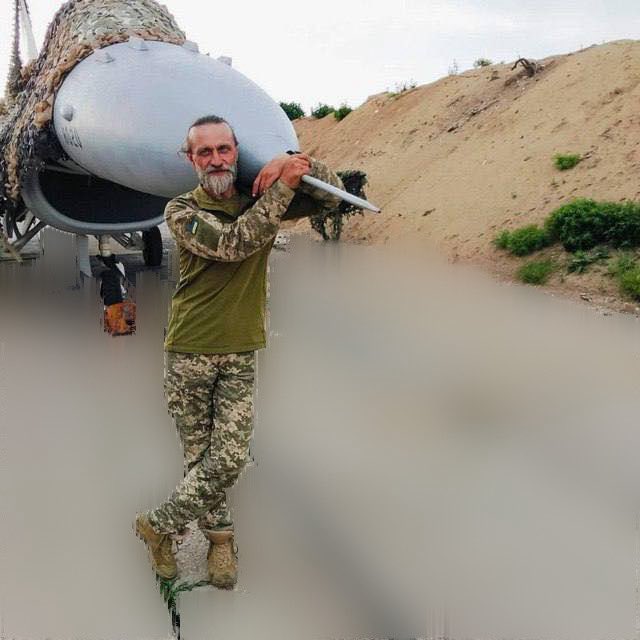 烏克蘭部隊和 F-16V 戰鬥機合照。 圖：翻攝自OSINTtechnical