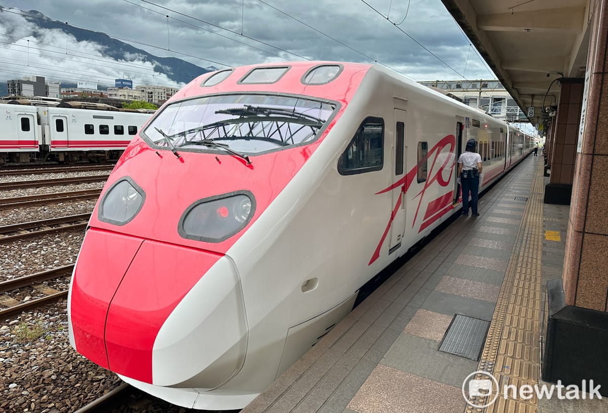 台鐵宣布，除了藍皮解憂號外，中午12時前全線各級列車正常行駛；下午2點25分前有4列次的新自強號開放站票，2點25分後南迴線(圖)的列車全速停駛。 圖：張良一／攝