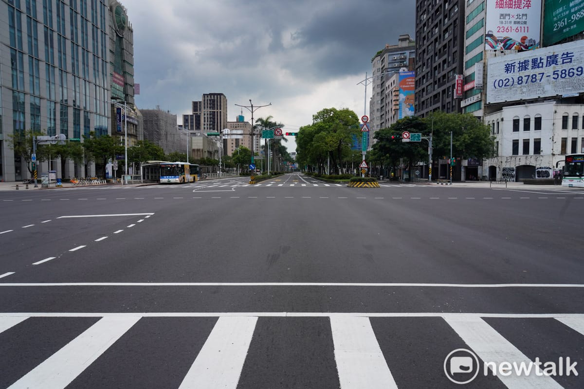 台北市政府將於 8 月 13 日下午 2 時 30 分至 3 時舉行「2026 城鎮韌性（防空）演習」，屆時全市民眾須依照內政部「防空避難指引」配合疏散避難。 圖：張良一/攝