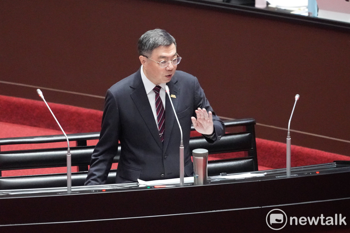 行政院長卓榮泰今（12）天在立法院院會就丹娜絲颱風及728豪雨災後復原重建進行專案報告並備質詢。圖為行政院長卓榮泰在立院院會備詢。 圖：張良一/攝