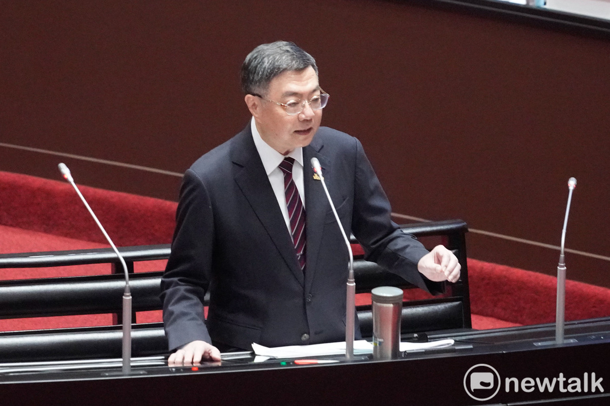 行政院長卓榮泰今（12）天在立法院院會就丹娜絲颱風及728豪雨災後復原重建進行專案報告並備質詢。圖為行政院長卓榮泰在立院院會備詢。 圖：張良一/攝