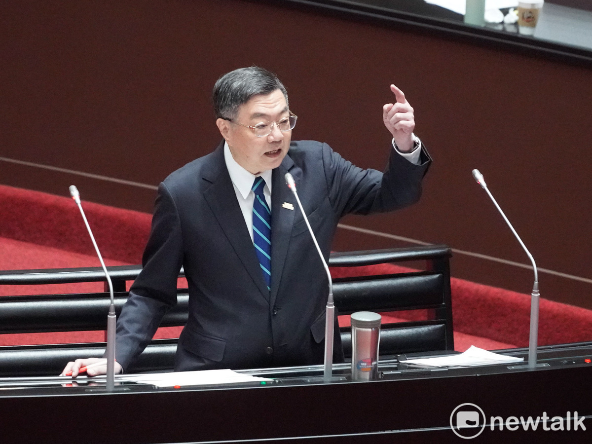 行政院長卓榮泰今（19）天上午就「全額撥付114年度對地方政府之一般性補助款及原住民族地區基本設施維持費等相關事宜」到立法院院會進行專案報告並備質詢。 圖：張良一/攝
