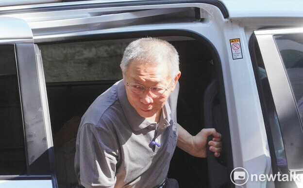 黨主席辯論揭瘡疤 鄭、郝曾嗆柯文哲「比垃圾還不如」、「圖利廠商上百億」