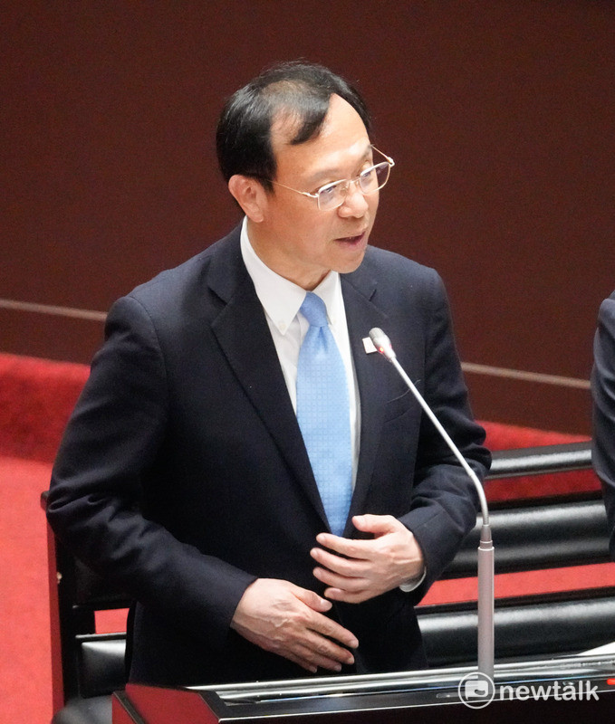 衛福部計畫改革健保補充保費，影響480萬人，引發質疑。石崇良表示政策仍在討論中，將聽取民眾意見，特別是徵收金額門檻問題。 圖：張良一/攝