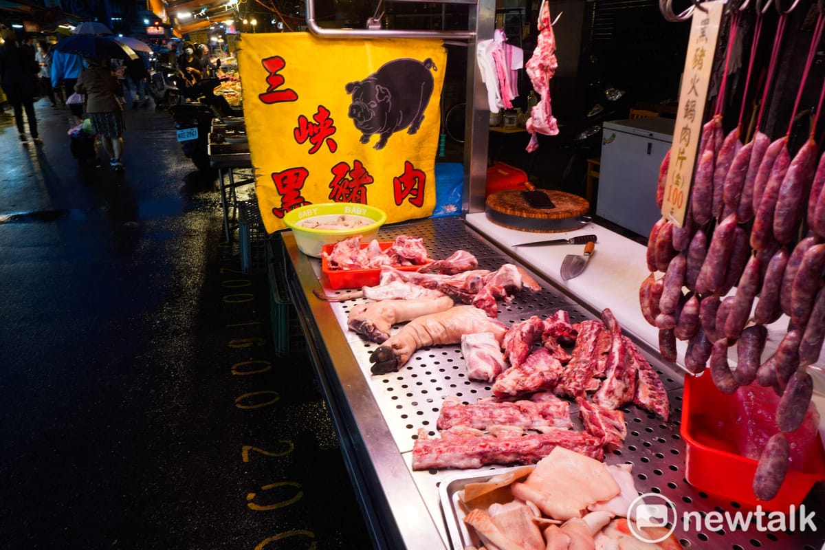 防中國低價豬肉走私，農業部籲認明屠宰衛生標誌及溯源碼確保食安。(圖為市場示意) 圖：張良一/攝