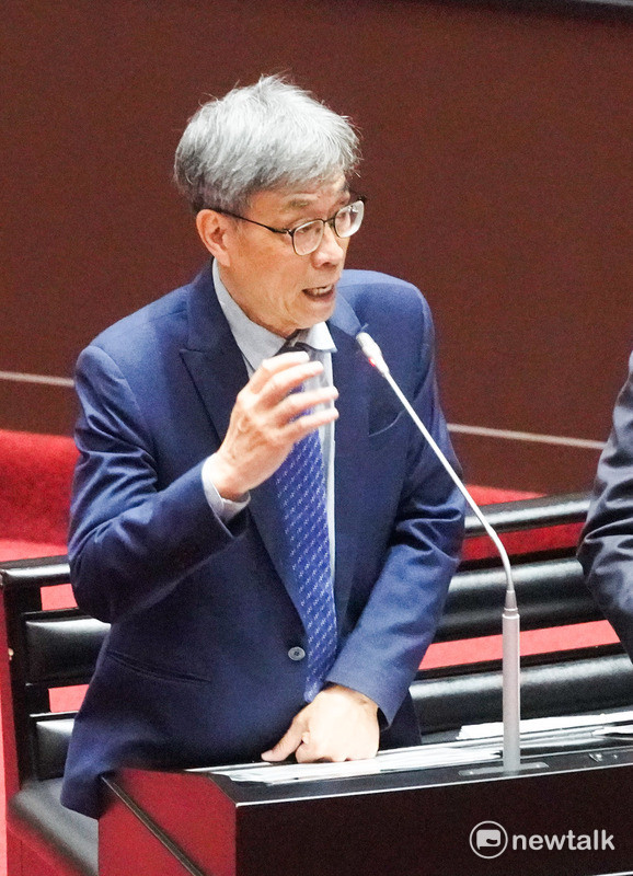 農業部長陳駿季在立院院會總質詢備詢。 圖：張良一/攝（資料照）