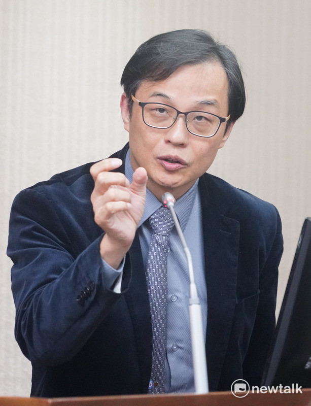 食藥署署長姜至剛表示，放寬管制基於IAEA公開資訊與科學數據，並強調日本已建立完善監測系統，有效掌控食品安全。(圖為資料照) 圖：張良一/攝