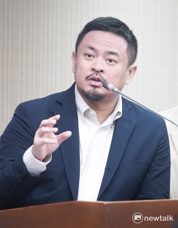 勞動部長洪申翰在立院社福及衛環委員會備詢。 圖：張良一/攝