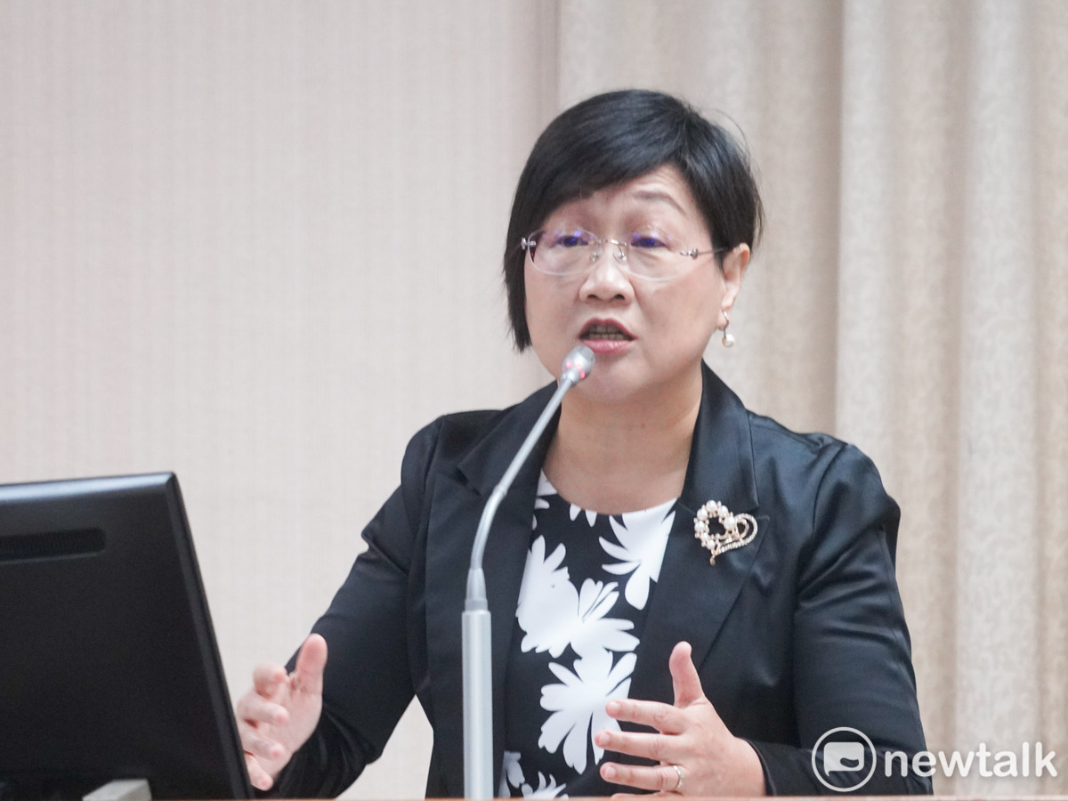 僑委會委員長徐佳青在立院外交及國防委員會備詢。 圖：張良一/攝
